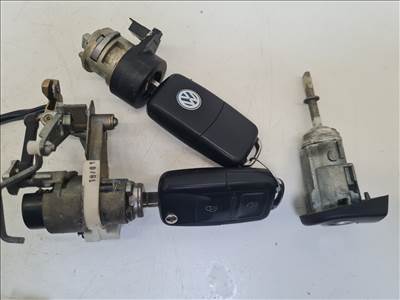 Volkswagen Golf IV 1.4 16V gyújtás kapcsoló házzal, bal zárral és bicskakulcsokkal (17700)