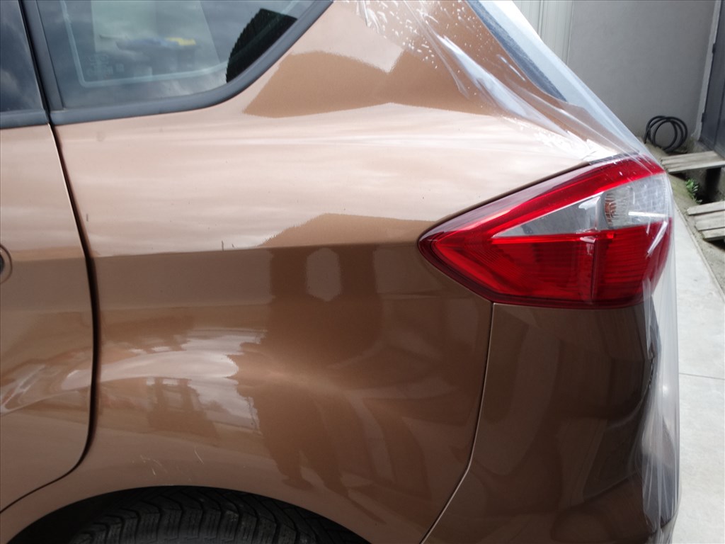 Ford C-Max bal hátsó sárvédő  1. kép