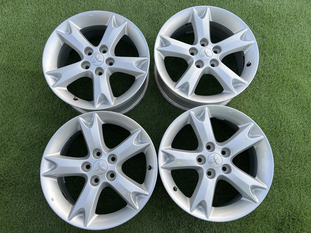 5x114.3 17" Mitsubishi gyári alufelni 7Jx17h2 ET46 1. kép