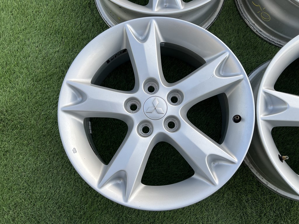 5x114.3 17" Mitsubishi gyári alufelni 7Jx17h2 ET46 2. kép
