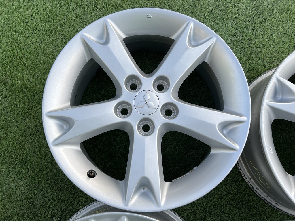 5x114.3 17" Mitsubishi gyári alufelni 7Jx17h2 ET46 5. kép