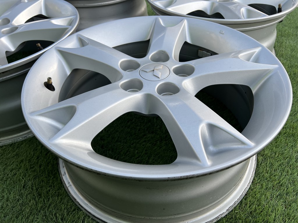 5x114.3 17" Mitsubishi gyári alufelni 7Jx17h2 ET46 6. kép