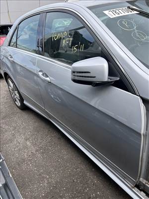 Mercedes E-osztály W212 jobb első ajtó 