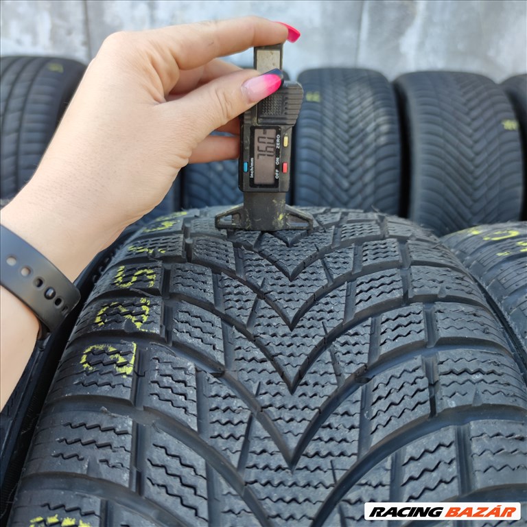  225/40 R18 Momo téli gumi 99500ft a 4db/16/ 1. kép