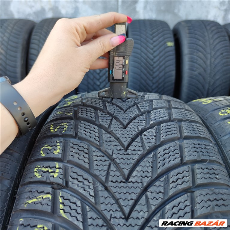  225/40 R18 Momo téli gumi 99500ft a 4db/16/ 2. kép