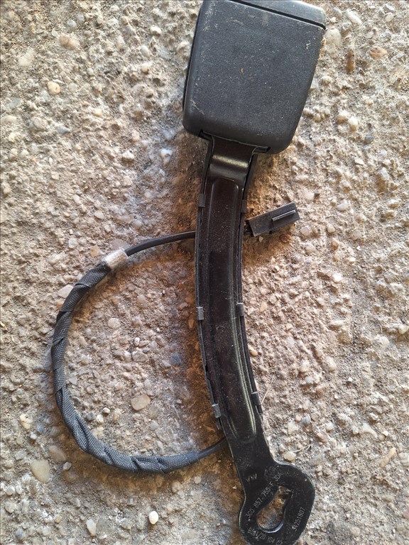 Volkswagen Passat B8 3g0 857 755 F bal első övcsat 1. kép