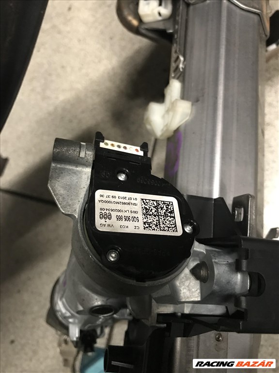 Skoda Octavia III gyújtáskapcsoló + kulcs 3. kép