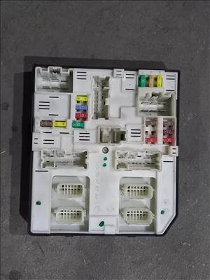 Renault MASTER Opel MOVANO 10- 2.3 Biztosíték komfort panel tábla 0869 284b67570r