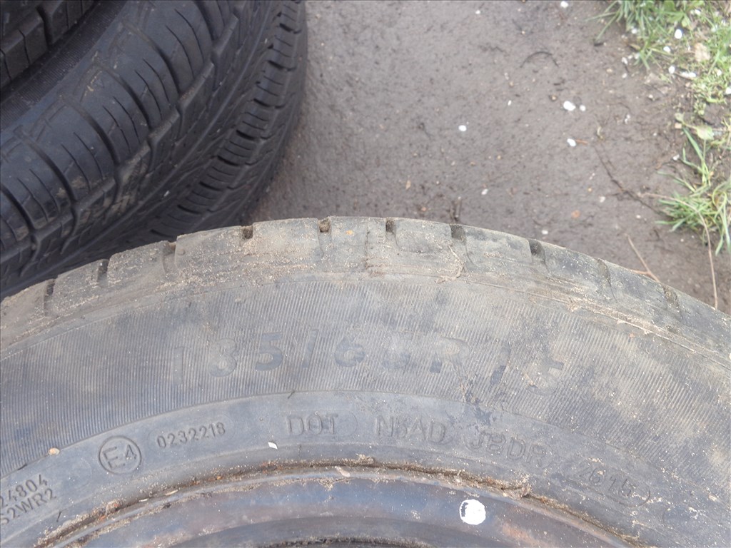 Mercedes-Benz W169-re való 185/65 R15" használt Dunlop gumi lemezfelnivel. 3. kép