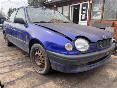 Toyota Corolla (E110) 1.3i bontott alkatrészei