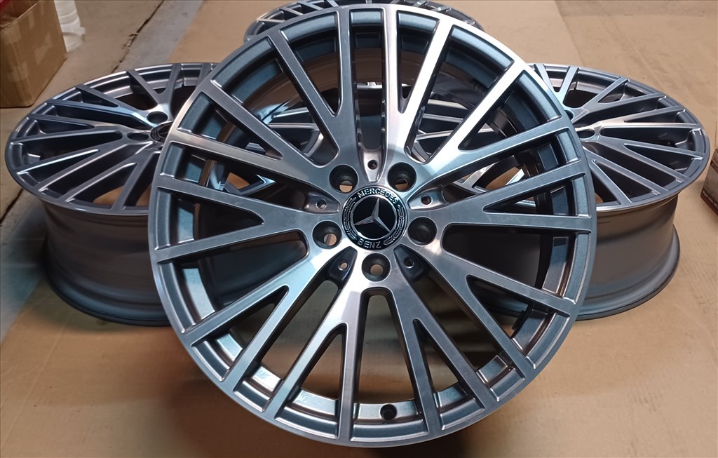 Gyári Mercedes A B CLA W177 alufelnik 5x112 7,5x18 ET49 4db 1. kép