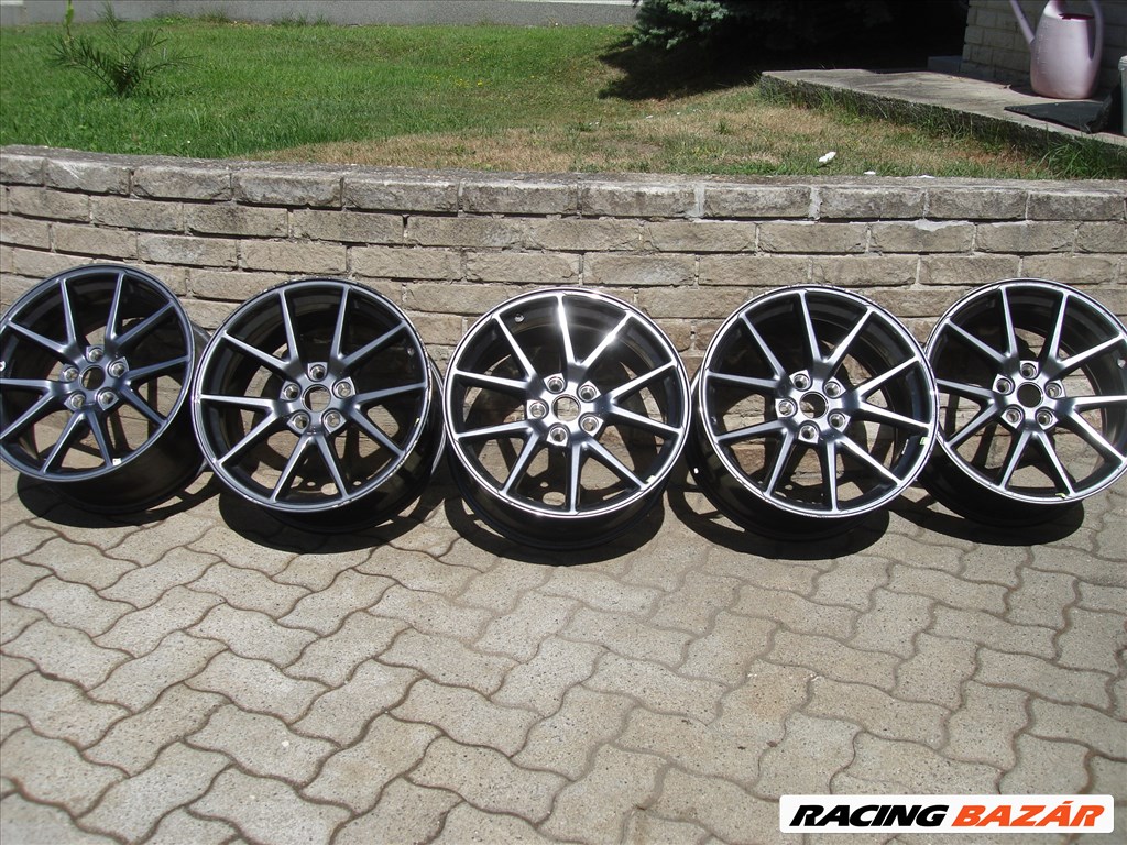 Tesla Model 3 18-as Alukerék 1044261-00-A 18X8,5Jx ET40 1. kép