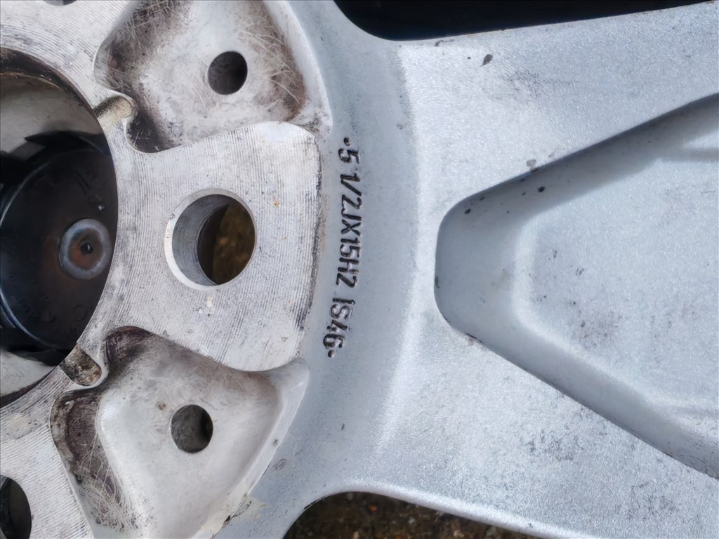  5x112 lyukosztású 15" újszerű alufelni, rajta 175/65 újszerű nyári gumi gumi  6. kép