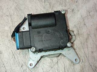 Audi A8 (D3 - 4E) Fűtés Állító Motor *135226* bosch-0132801369 4f0820511b