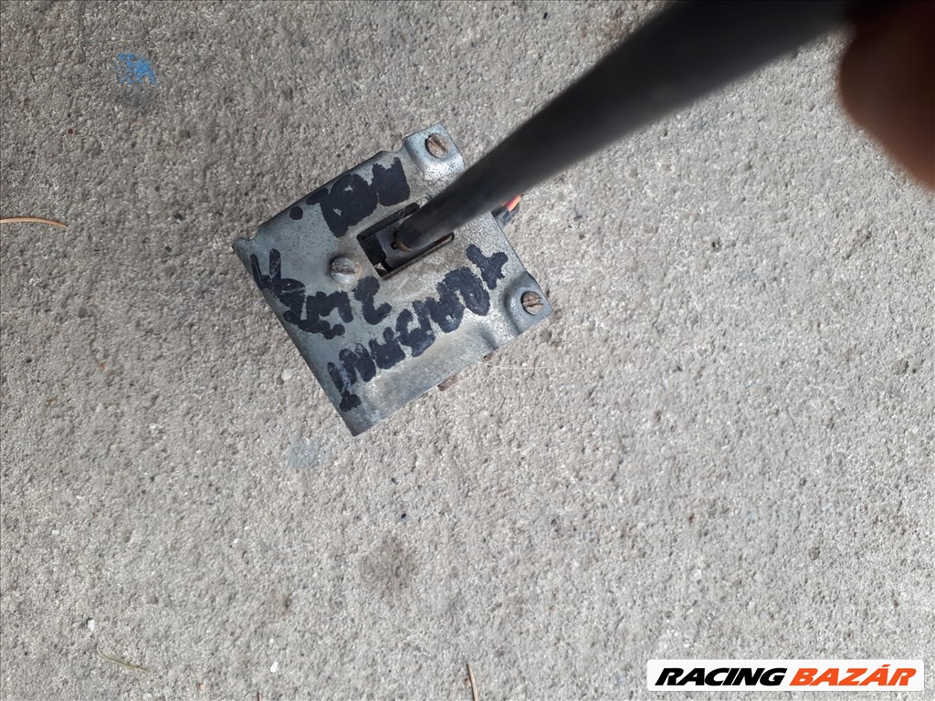 Trabant 601 2 ütem ablaktörlő kapcsoló  2. kép