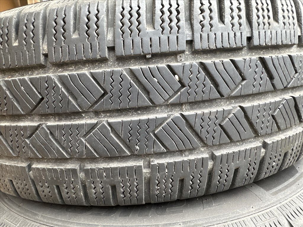 5x114.3 DBV alufleni Laufenn téli gumival  7. kép