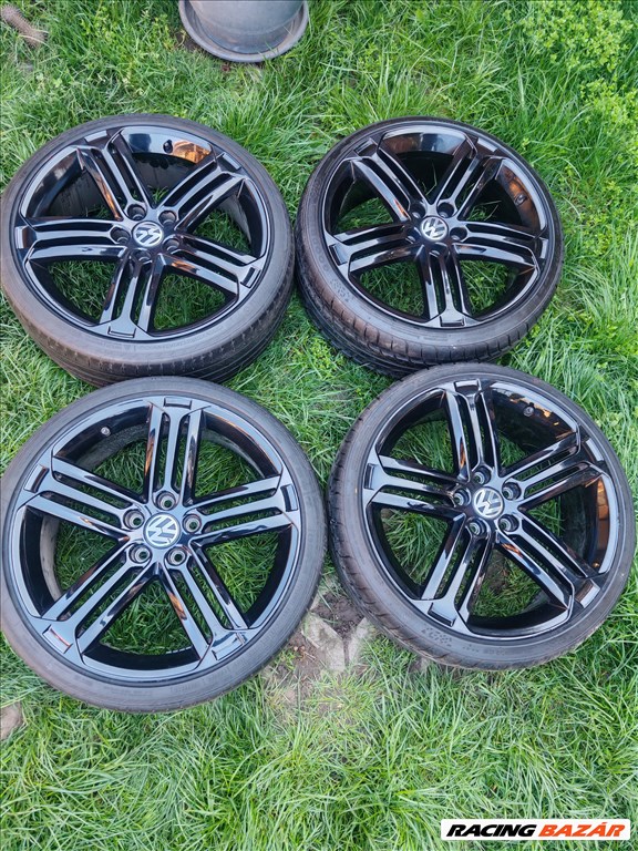  5x112 lyukosztású 19" újszerű (gyári felni) alufelni, rajta 215/35 újszerű 5. kép