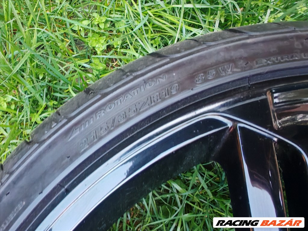  5x112 lyukosztású 19" újszerű (gyári felni) alufelni, rajta 215/35 újszerű 9. kép