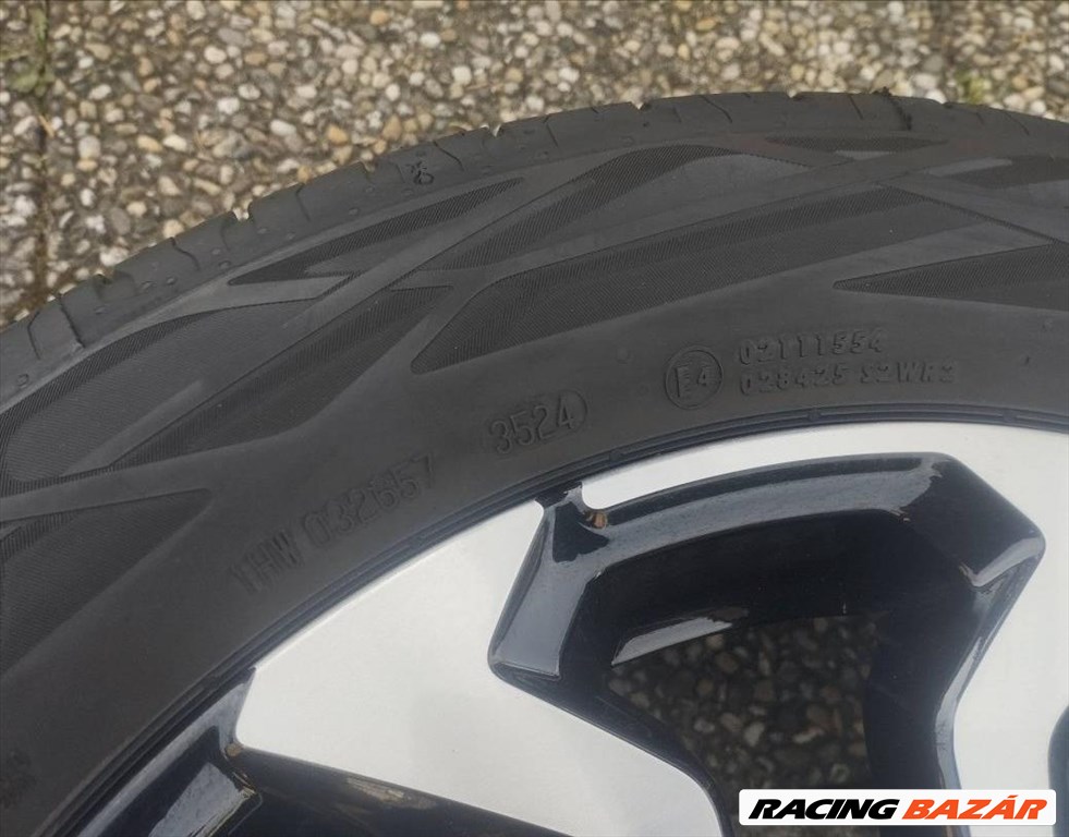 5x114,3 17 Toyota Yaris cross gyári - Continental 215/55 r17 " dot24 7. kép
