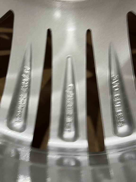 R19 Original Skoda 8J ET44 3V0 601 025G 3V0601025G 1DB ALUFELNI FELNI 5. kép