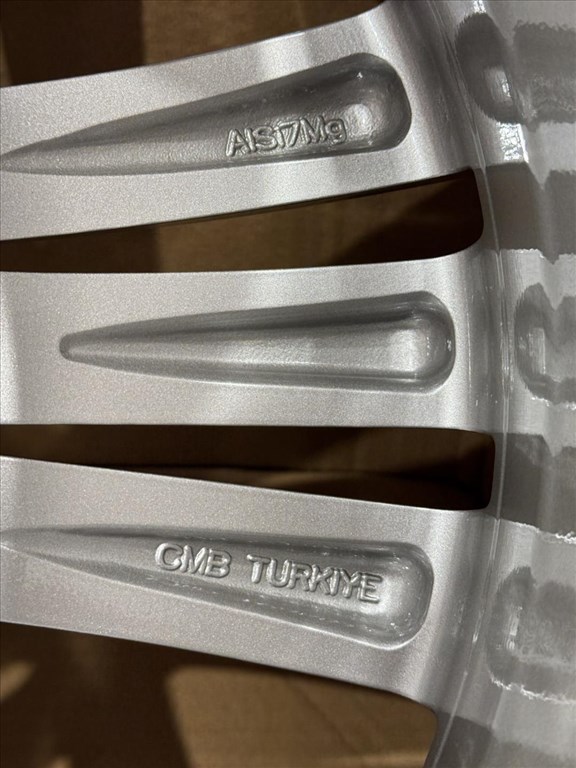 R19 Original Skoda 8J ET44 3V0 601 025G 3V0601025G 1DB ALUFELNI FELNI 6. kép