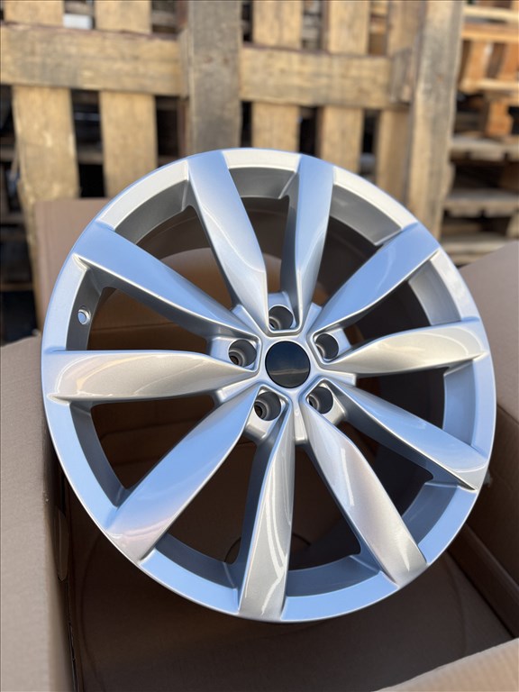 392-01 S ALUFELNI 19" 5x112 VW PASSAT GOLF V VI VII TOURAN . 2. kép