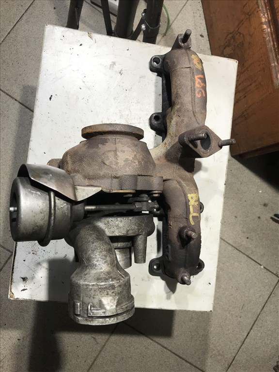 VW GOLF V_LEON 1P_OCTAVIA II 1,9 PD BKC TURBÓ  038253014g 1. kép