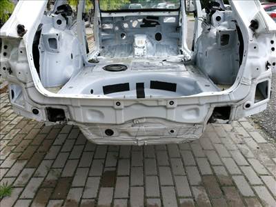 Audi A4 kombi (8K B8) hátfal