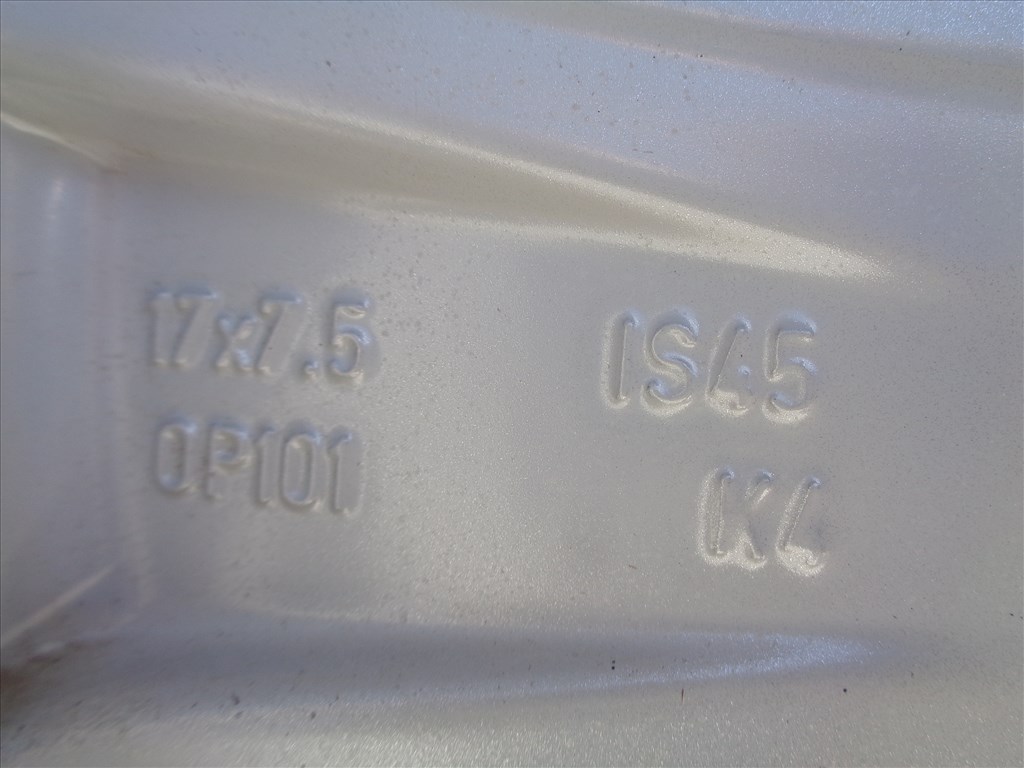 Opel gyári alufelni 17-es, 5×115-ös osztó szenzorral szép állapotban eladó. 9. kép