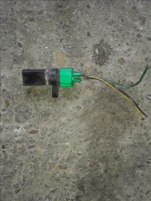 Nissan Micra K12 Holtpont Jeladó