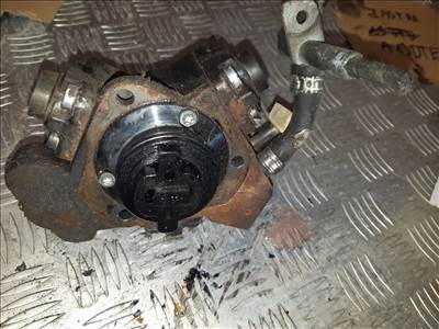 Opel Astra J Magasnyomású Szivattyú 55575157