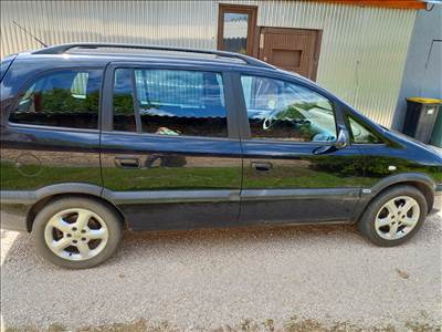 Opel Zafira A bontott alkatrészei