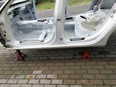 Audi A4 kombi (8K B8) bal küszöb