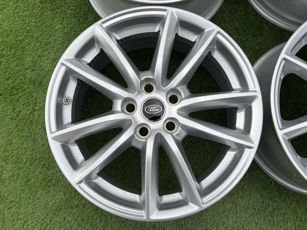 5x120 19" Land Rover Range Rover alufelni +TPMS 7,5Jx19h2 ET44,5 2. kép