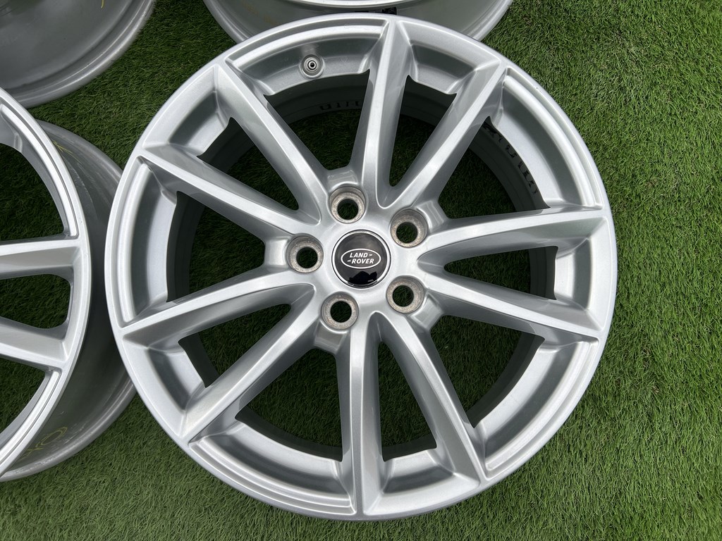5x120 19" Land Rover Range Rover alufelni +TPMS 7,5Jx19h2 ET44,5 3. kép