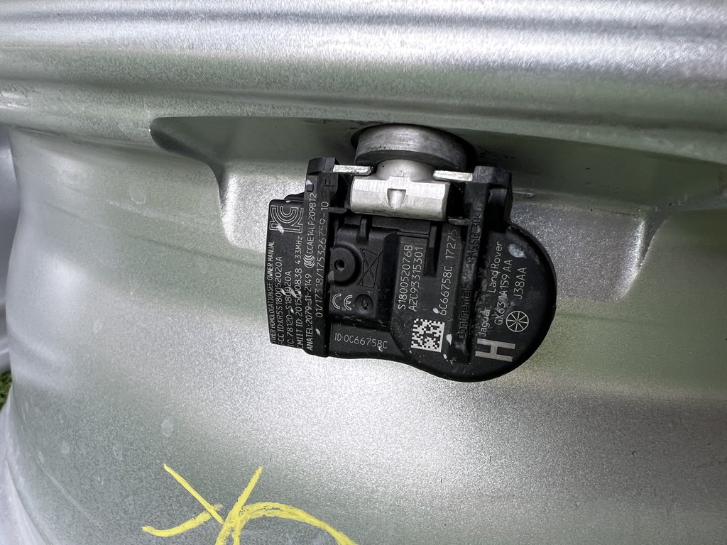 5x120 19" Land Rover Range Rover alufelni +TPMS 7,5Jx19h2 ET44,5 7. kép