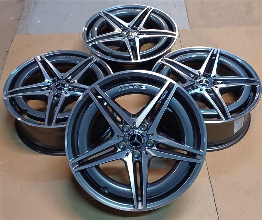 Új gyári Mercedes W293 Eqc AMG kétszéles alufelnik 7,5-8x19 ET32-34 4db 2. kép