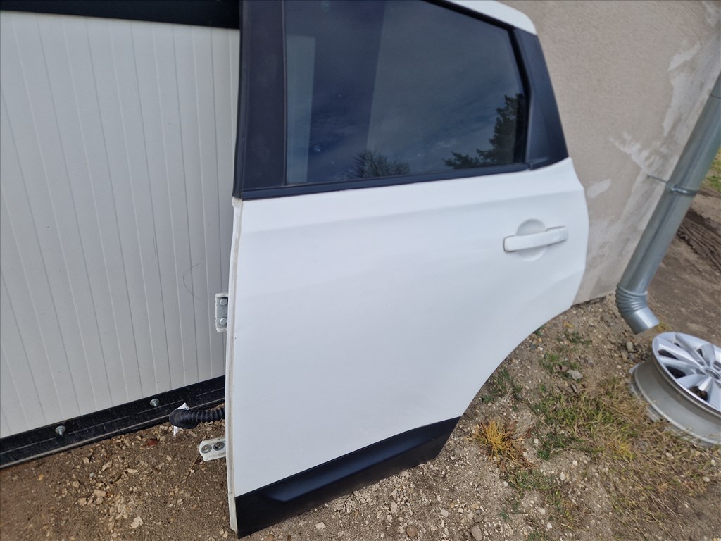 Nissan Qashqai J10 bal hátsó ajtó  3. kép