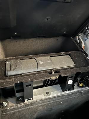 Mercedes SL-osztály R230 cd tár 