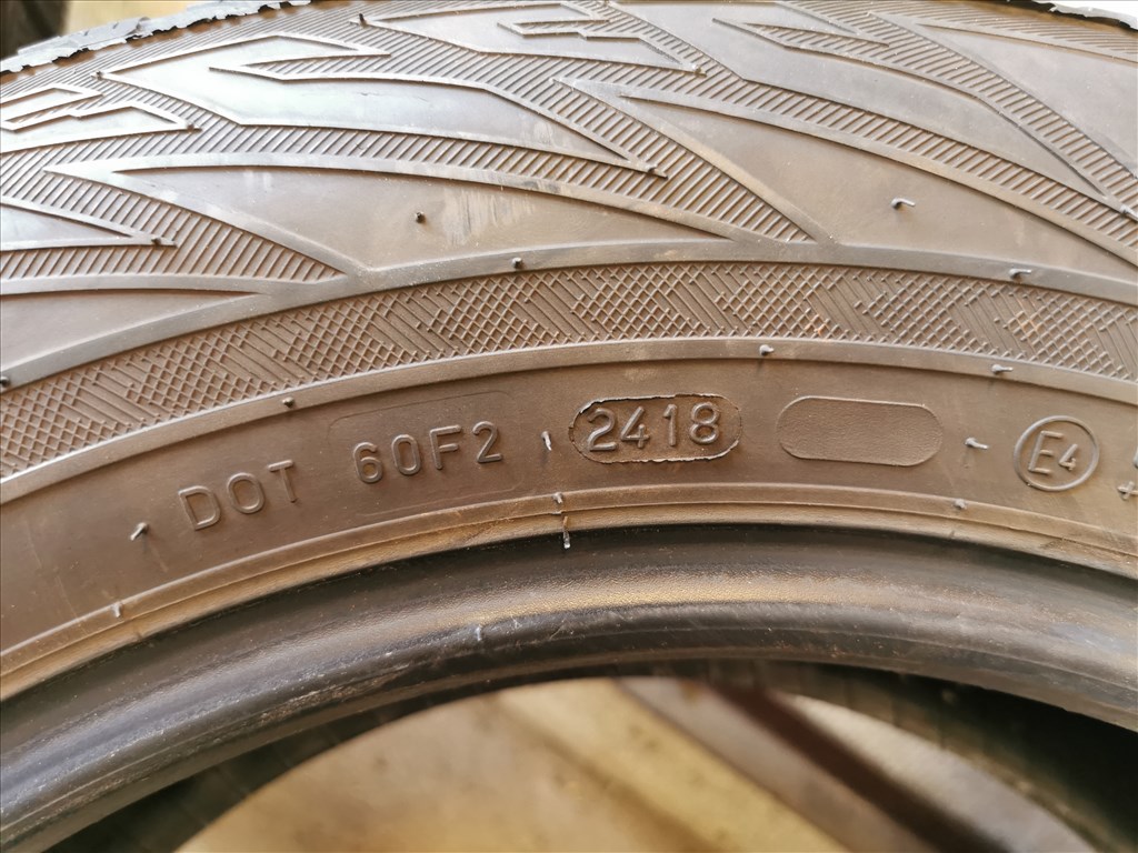 Nokian 225/60 R17 WR SUV 3 téligumi szett 3. kép