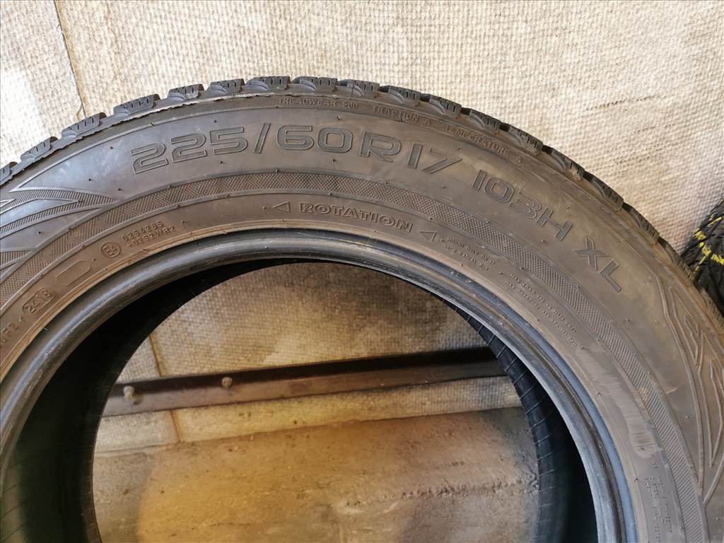 Nokian 225/60 R17 WR SUV 3 téligumi szett 5. kép