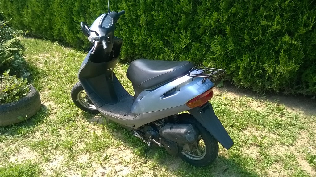 Eladó újszerű AF27-es Honda Dio 50cm3-es kétütemű robogó 4. kép