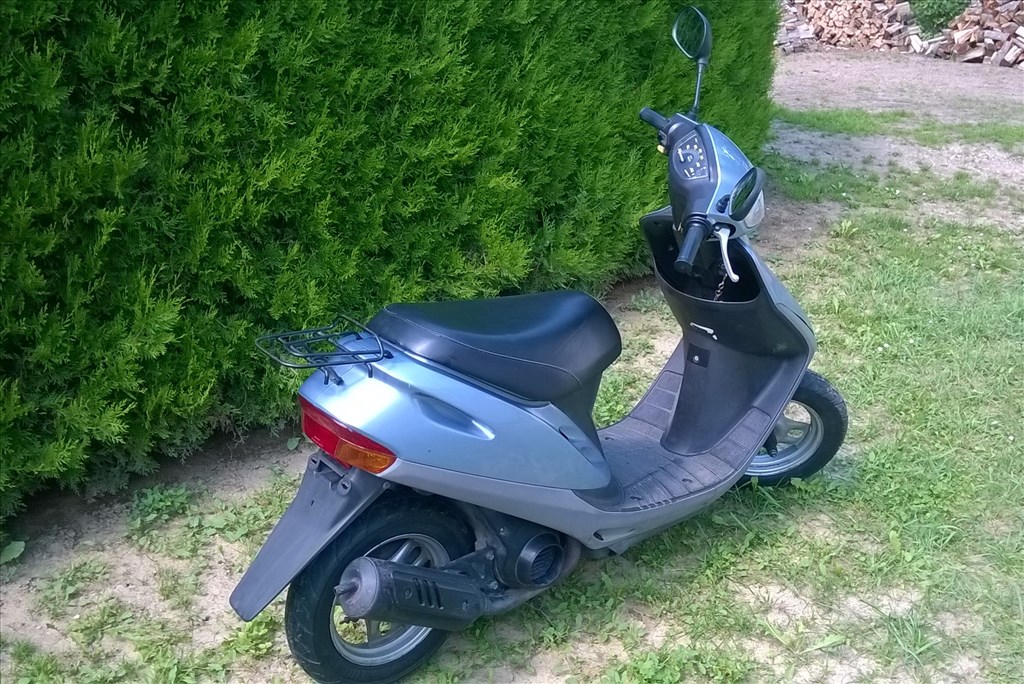 Eladó újszerű AF27-es Honda Dio 50cm3-es kétütemű robogó 5. kép