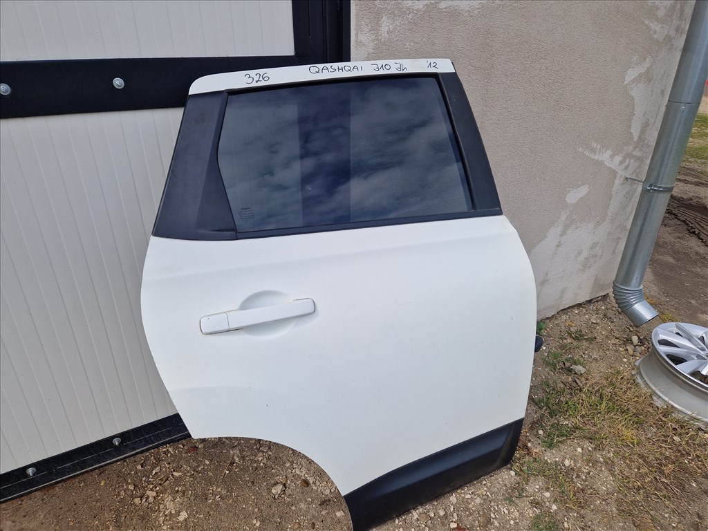 Nissan Qashqai J10 jobb hátsó ajtó  2. kép