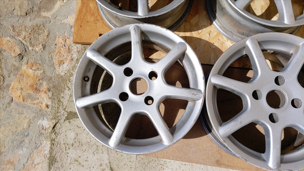  4x100 lyukosztású 7JJ 15" használt RONAL alufelni 3. kép