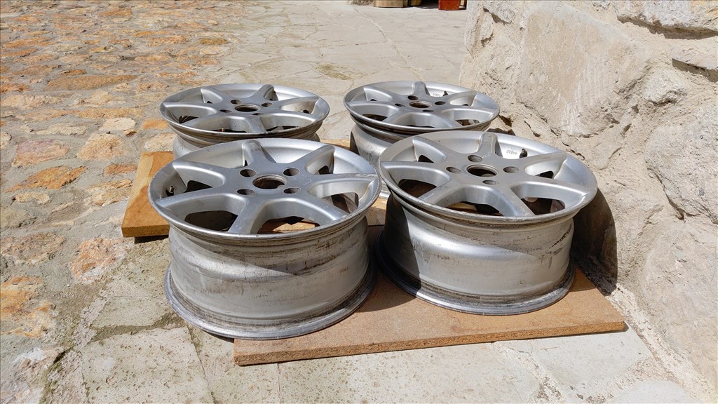  4x100 lyukosztású 7JJ 15" használt RONAL alufelni 4. kép