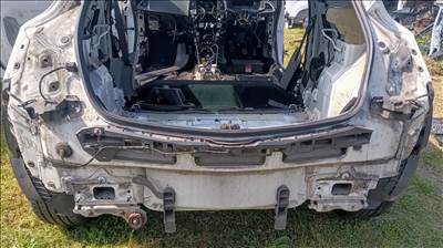 Opel Astra J GTC hátfal