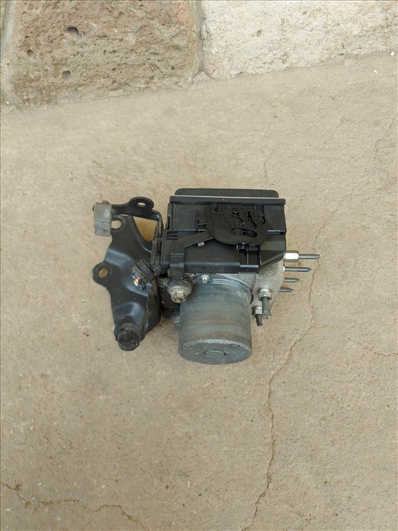 Toyota Auris (E150) 1.4 D-4D Abs kocka 3371 0265351659 5. kép