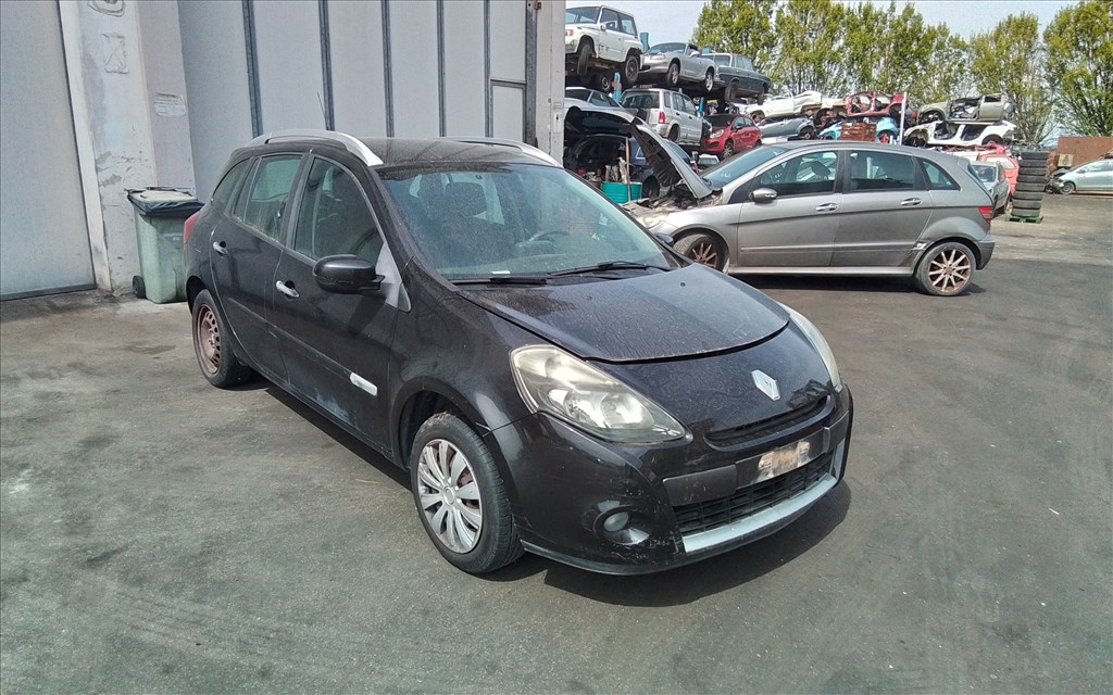 Renault Clio III bontott alkatrészei 6. kép