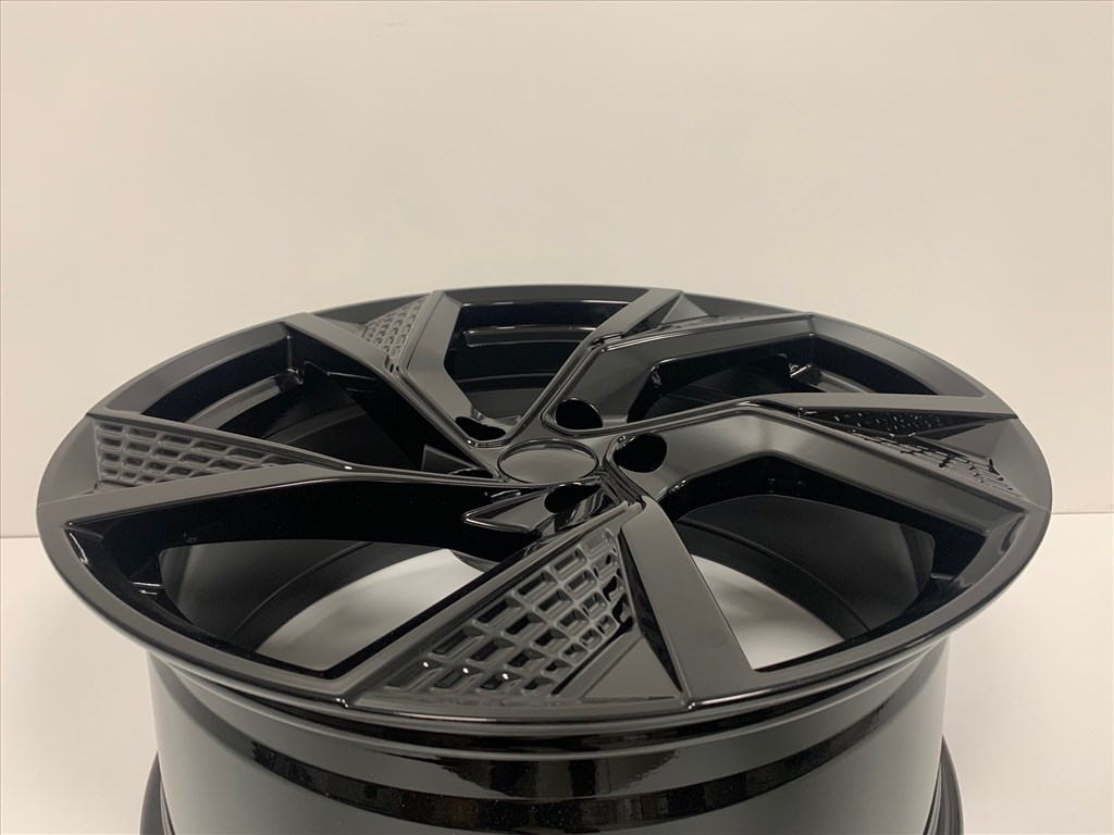 739 BL ALUFELNI 19" 5x112 AUDI A4 A5 A6 A8 RS6 ET35. 3. kép